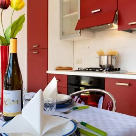 Hibiscus Apartment
